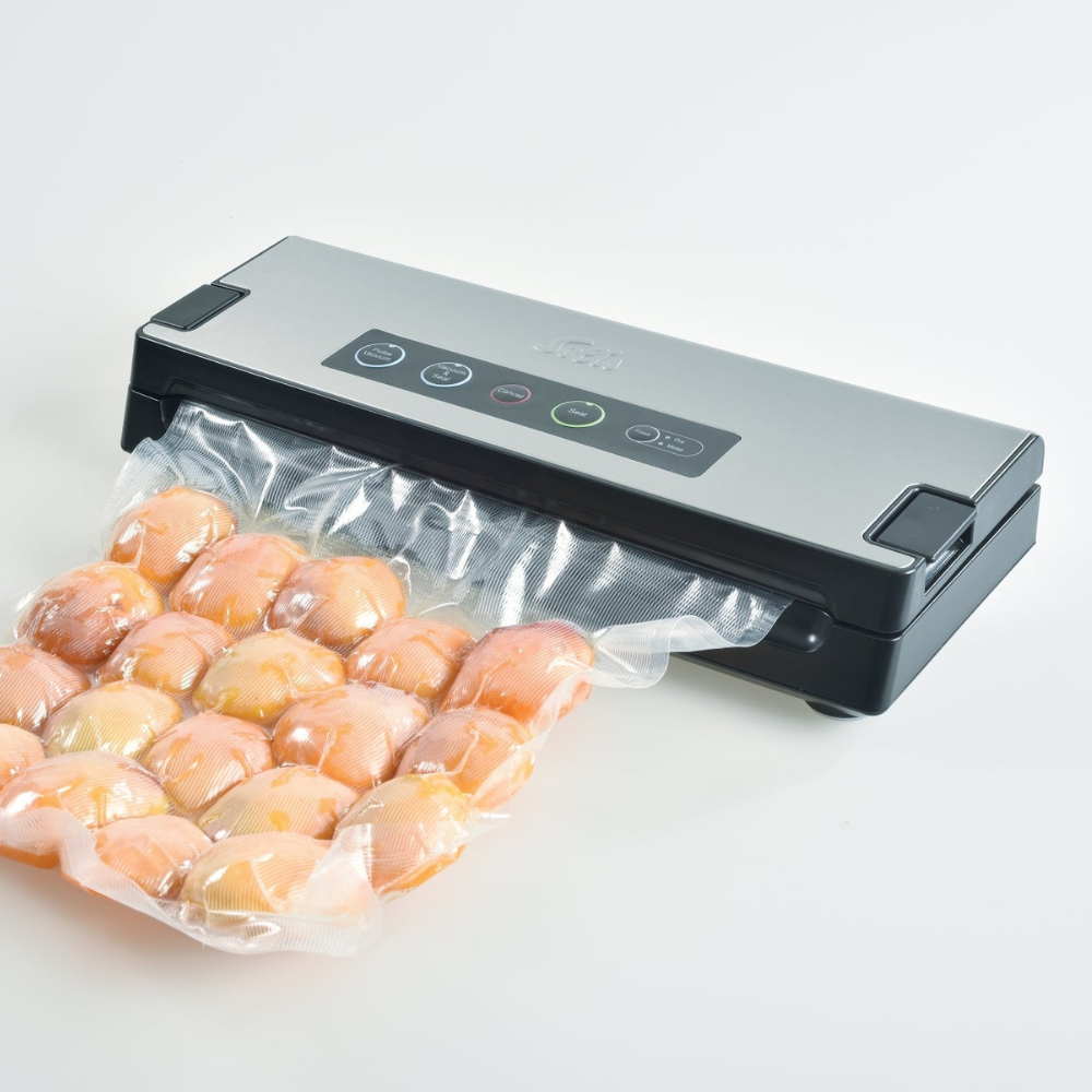 Solis Vac Smart Vakuumierer verschweißt frische Eier sicher im Vakuumbeutel
